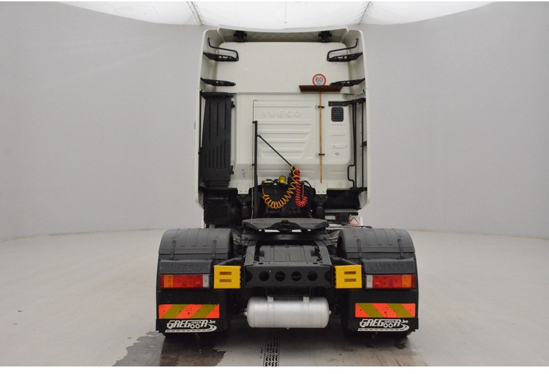 Iveco Stralis AS440S40 LNG Natural Power - شاحنة جرار: صور 5 Iveco Stralis AS440S40 LNG Natural Power - شاحنة جرار: صور 5