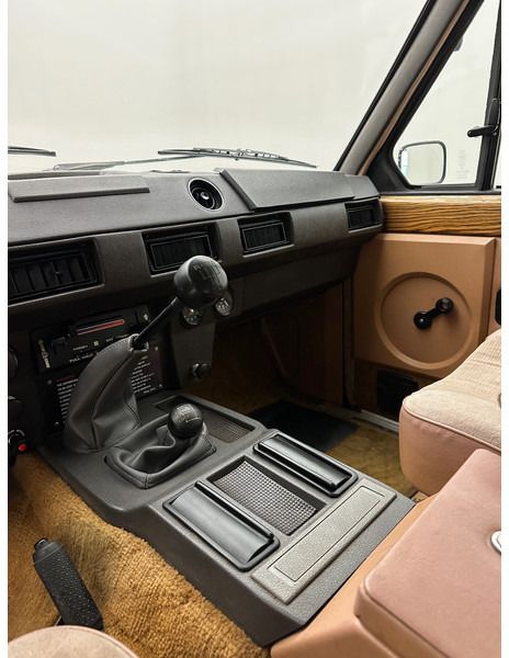 سيدان Land Rover Range Rover V8: صور 12 سيدان Land Rover Range Rover V8: صور 12