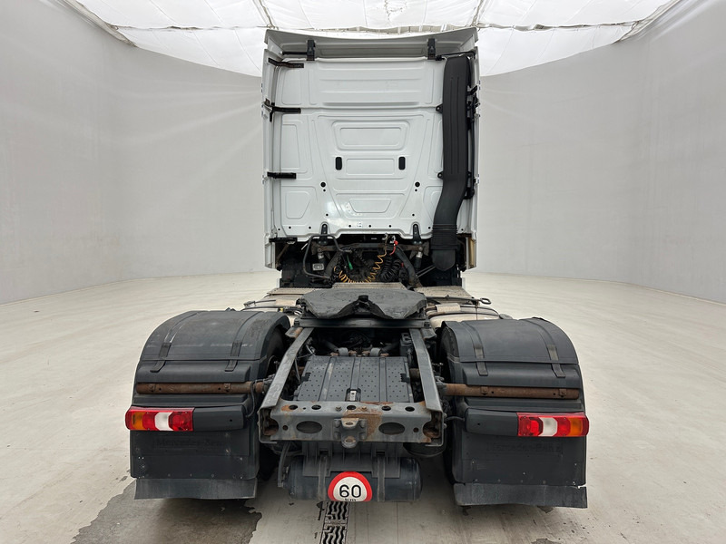 Mercedes-Benz Actros 1842 - شاحنة جرار: صور 5 Mercedes-Benz Actros 1842 - شاحنة جرار: صور 5