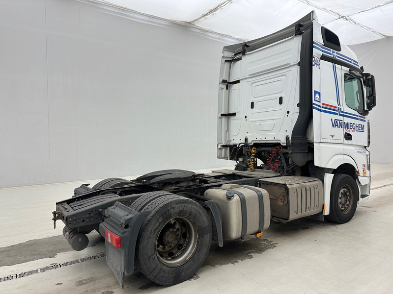 Mercedes-Benz Actros 1842 - شاحنة جرار: صور 5 Mercedes-Benz Actros 1842 - شاحنة جرار: صور 5