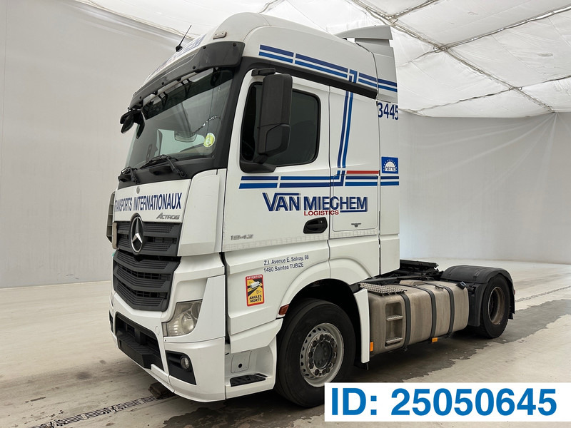 Mercedes-Benz Actros 1842 - شاحنة جرار: صور 1 Mercedes-Benz Actros 1842 - شاحنة جرار: صور 1