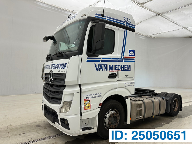 Mercedes-Benz Actros 1842 - شاحنة جرار: صور 1 Mercedes-Benz Actros 1842 - شاحنة جرار: صور 1