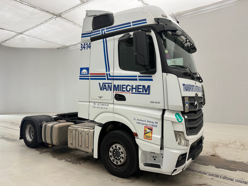 Mercedes-Benz Actros 1842 - شاحنة جرار: صور 3 Mercedes-Benz Actros 1842 - شاحنة جرار: صور 3