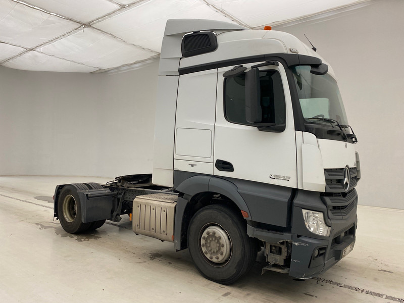 Mercedes-Benz Actros 1943 - شاحنة جرار: صور 3 Mercedes-Benz Actros 1943 - شاحنة جرار: صور 3