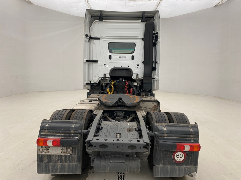 Mercedes-Benz Actros 1943 - شاحنة جرار: صور 5 Mercedes-Benz Actros 1943 - شاحنة جرار: صور 5