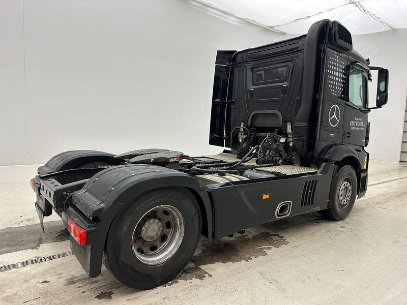 Mercedes-Benz Actros 1945 - شاحنة جرار: صور 5 Mercedes-Benz Actros 1945 - شاحنة جرار: صور 5