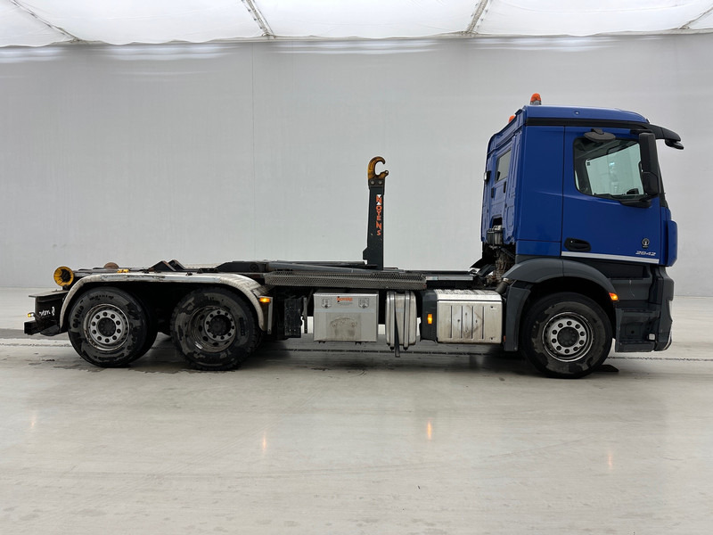 Mercedes-Benz Actros 2842 - 6x2 - شاحنة ذات الخطاف: صور 3 Mercedes-Benz Actros 2842 - 6x2 - شاحنة ذات الخطاف: صور 3