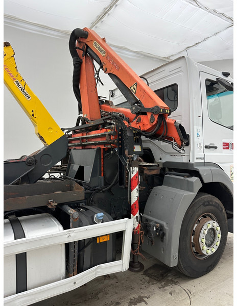 Mercedes-Benz Axor 1824 - شاحنة ذات الخطاف, شاحنة كرين: صور 5 Mercedes-Benz Axor 1824 - شاحنة ذات الخطاف, شاحنة كرين: صور 5