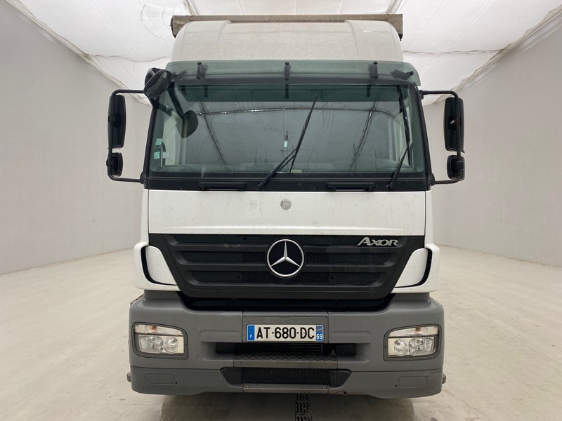 Mercedes-Benz Axor 1824 - شاحنة ستارة: صور 2 Mercedes-Benz Axor 1824 - شاحنة ستارة: صور 2