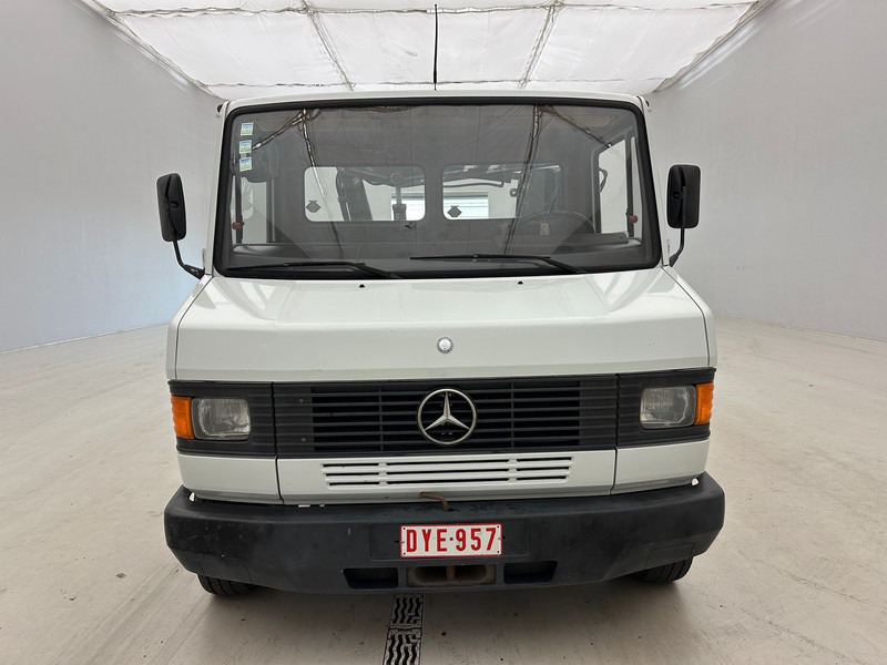 Mercedes-Benz Ecoliner 609D - شاحنات مسطحة, شاحنة كرين: صور 2 Mercedes-Benz Ecoliner 609D - شاحنات مسطحة, شاحنة كرين: صور 2