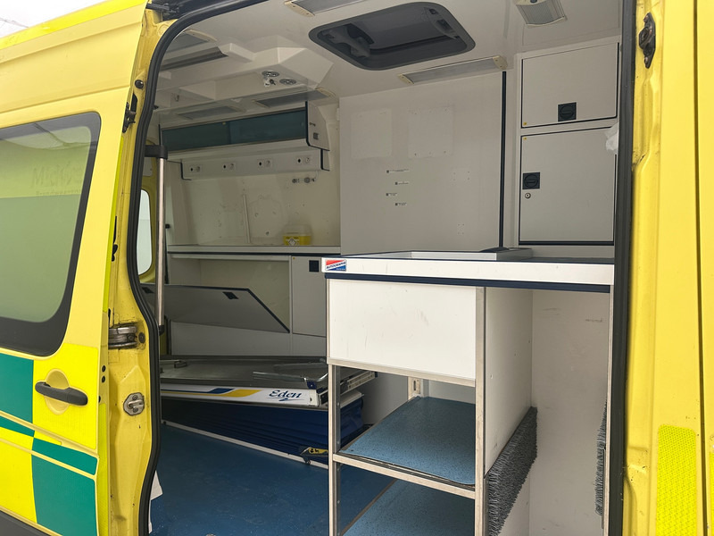 Mercedes-Benz Sprinter 319 CDI - سيارة إسعاف: صور 5 Mercedes-Benz Sprinter 319 CDI - سيارة إسعاف: صور 5