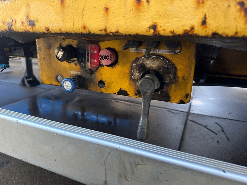 Trax Low bed trailer - عربة مسطحة منخفضة نصف مقطورة: صور 5 Trax Low bed trailer - عربة مسطحة منخفضة نصف مقطورة: صور 5