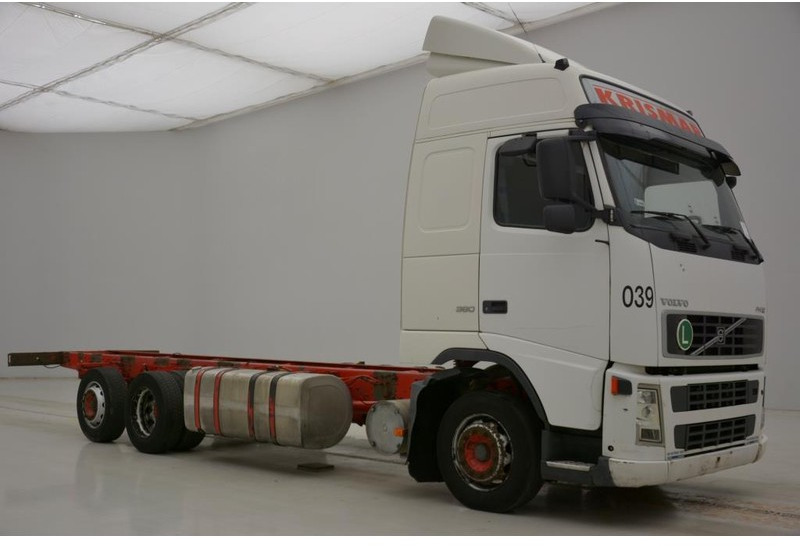 Volvo FH12.380 - 6x2 Globetrotter - الشاسيه شاحنة: صور 2 Volvo FH12.380 - 6x2 Globetrotter - الشاسيه شاحنة: صور 2