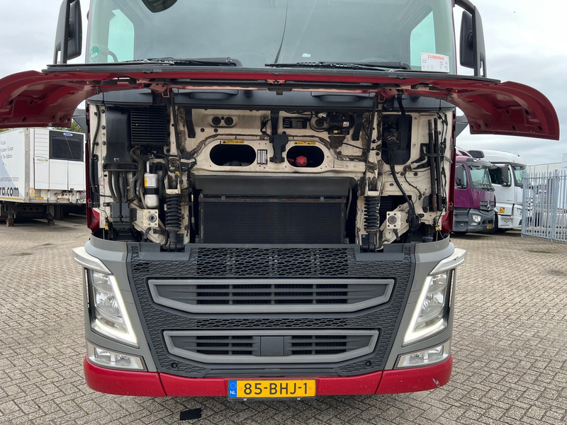 Volvo FH13.420 Globetrotter - ADR - شاحنة جرار: صور 3 Volvo FH13.420 Globetrotter - ADR - شاحنة جرار: صور 3
