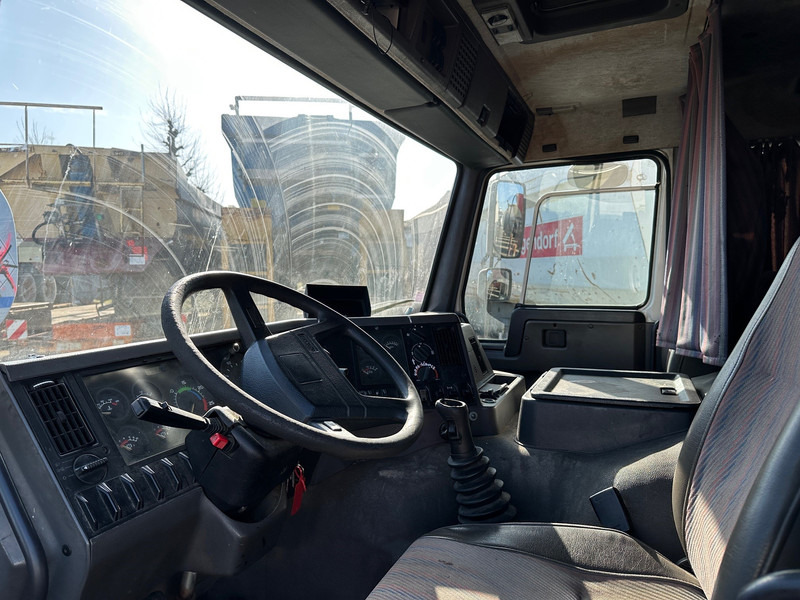 شاحنة نقل سيارات شاحنة Volvo FL12.380: صور 9