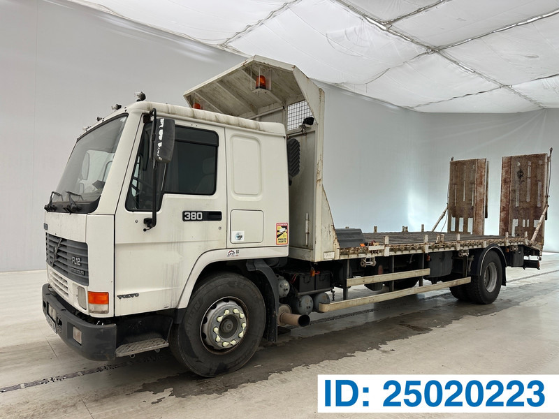 Volvo FL12.380 - شاحنة نقل سيارات شاحنة: صور 1 Volvo FL12.380 - شاحنة نقل سيارات شاحنة: صور 1
