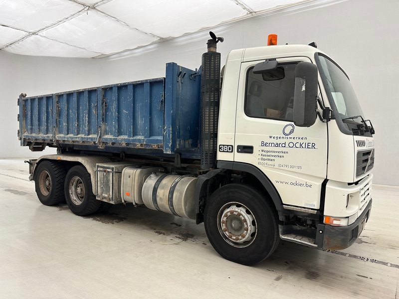 Volvo FM12.380 - 6x4 - شاحنة ذات الخطاف: صور 3 Volvo FM12.380 - 6x4 - شاحنة ذات الخطاف: صور 3