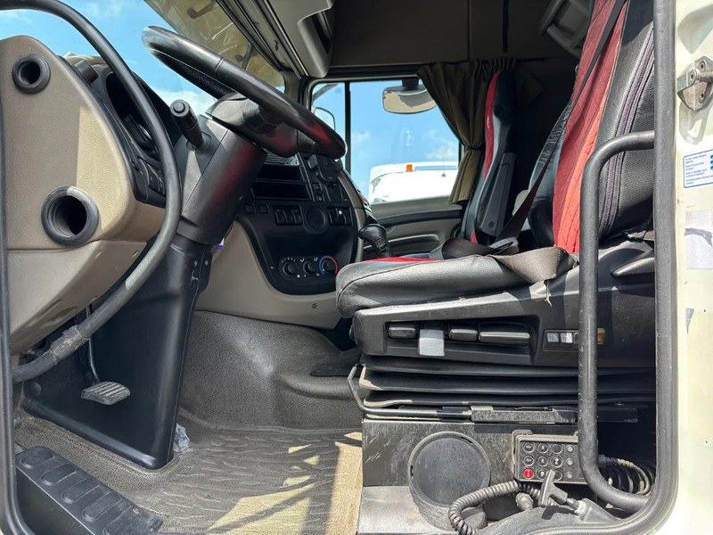 DAF XF 105.460 6X2 Spacecab Manual Gearbox Euro 5 - شاحنة جرار: صور 5 DAF XF 105.460 6X2 Spacecab Manual Gearbox Euro 5 - شاحنة جرار: صور 5