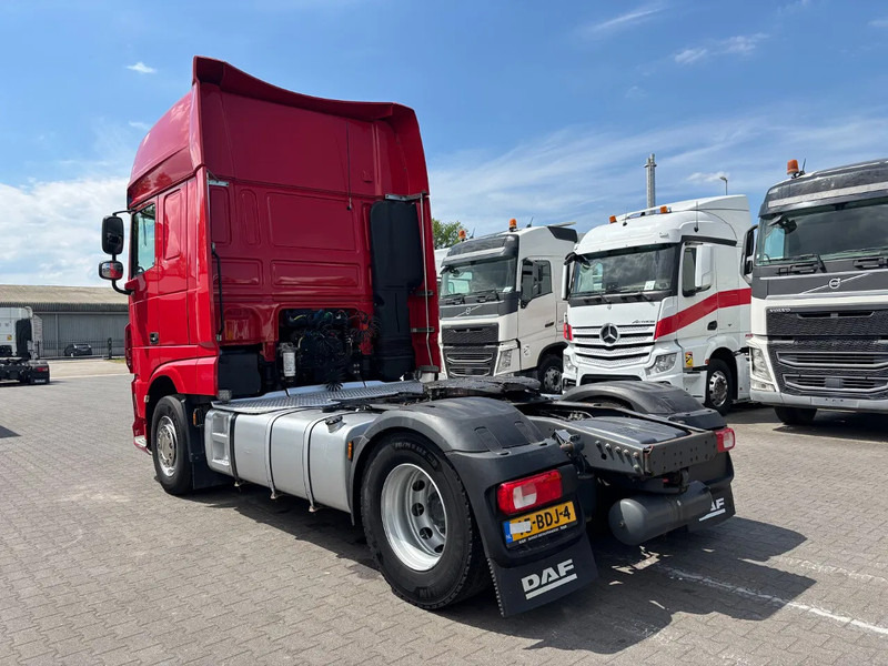 DAF XF 460 Super Spacecab Euro 6 - شاحنة جرار: صور 3 DAF XF 460 Super Spacecab Euro 6 - شاحنة جرار: صور 3