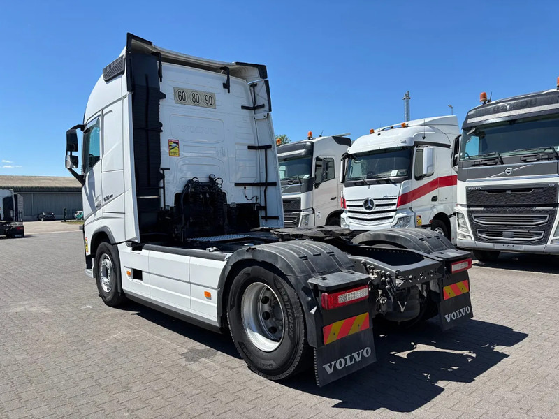 Volvo FH 500 Globetrotter Euro 6 - شاحنة جرار: صور 3 Volvo FH 500 Globetrotter Euro 6 - شاحنة جرار: صور 3
