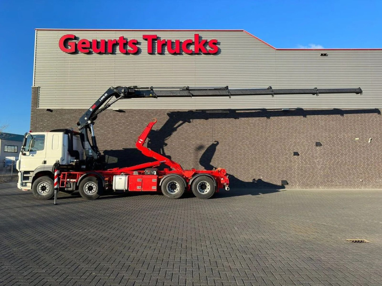 DAF CF 530 8X4 + HIAB HAAKARM + HIAB 262 EP-5 KRAAN/ - شاحنة ذات الخطاف: صور 1 DAF CF 530 8X4 + HIAB HAAKARM + HIAB 262 EP-5 KRAAN/ - شاحنة ذات الخطاف: صور 1