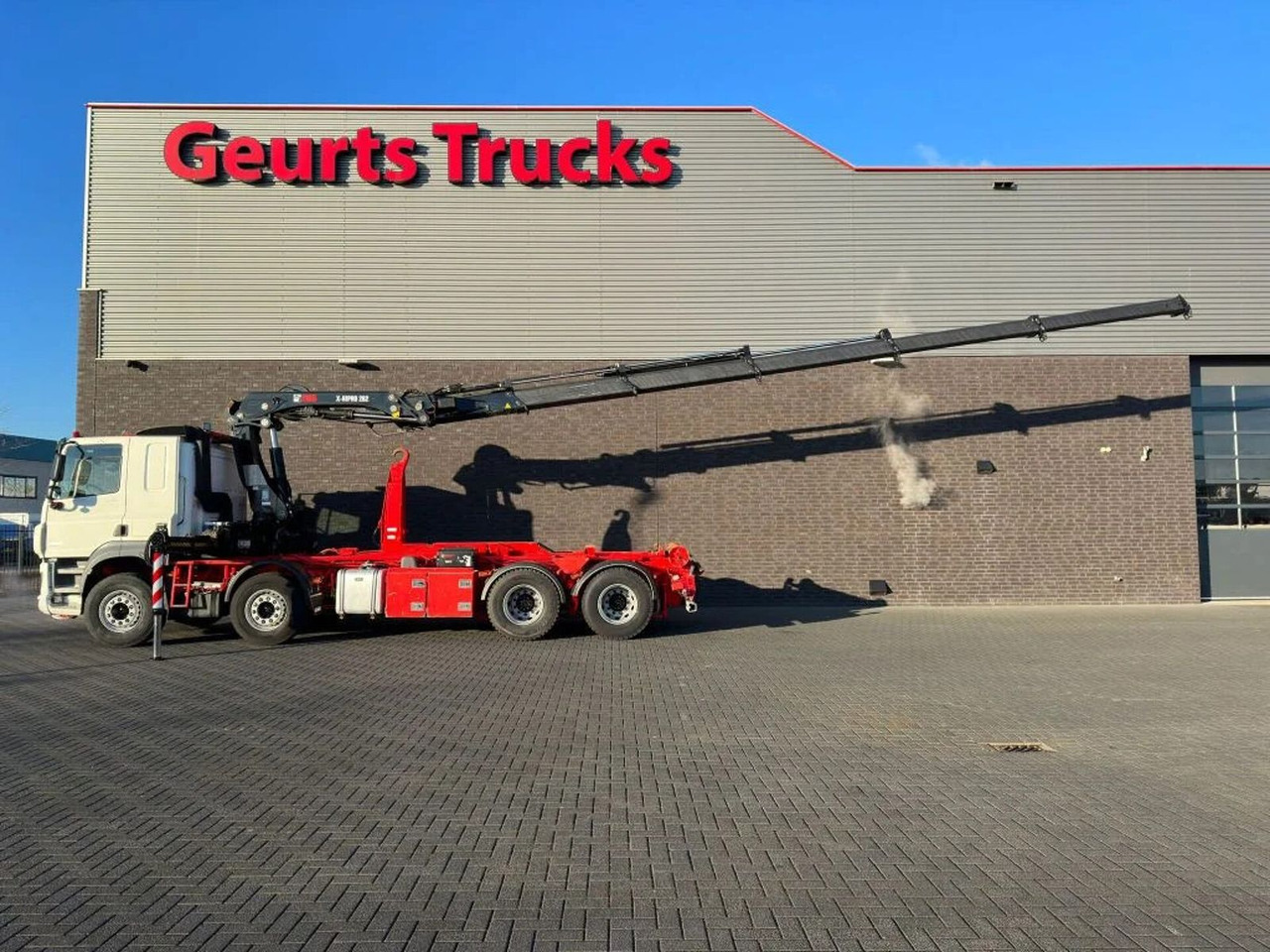 DAF CF 530 8X4 + HIAB HAAKARM + HIAB 262 EP-5 KRAAN/ - شاحنة ذات الخطاف: صور 4 DAF CF 530 8X4 + HIAB HAAKARM + HIAB 262 EP-5 KRAAN/ - شاحنة ذات الخطاف: صور 4