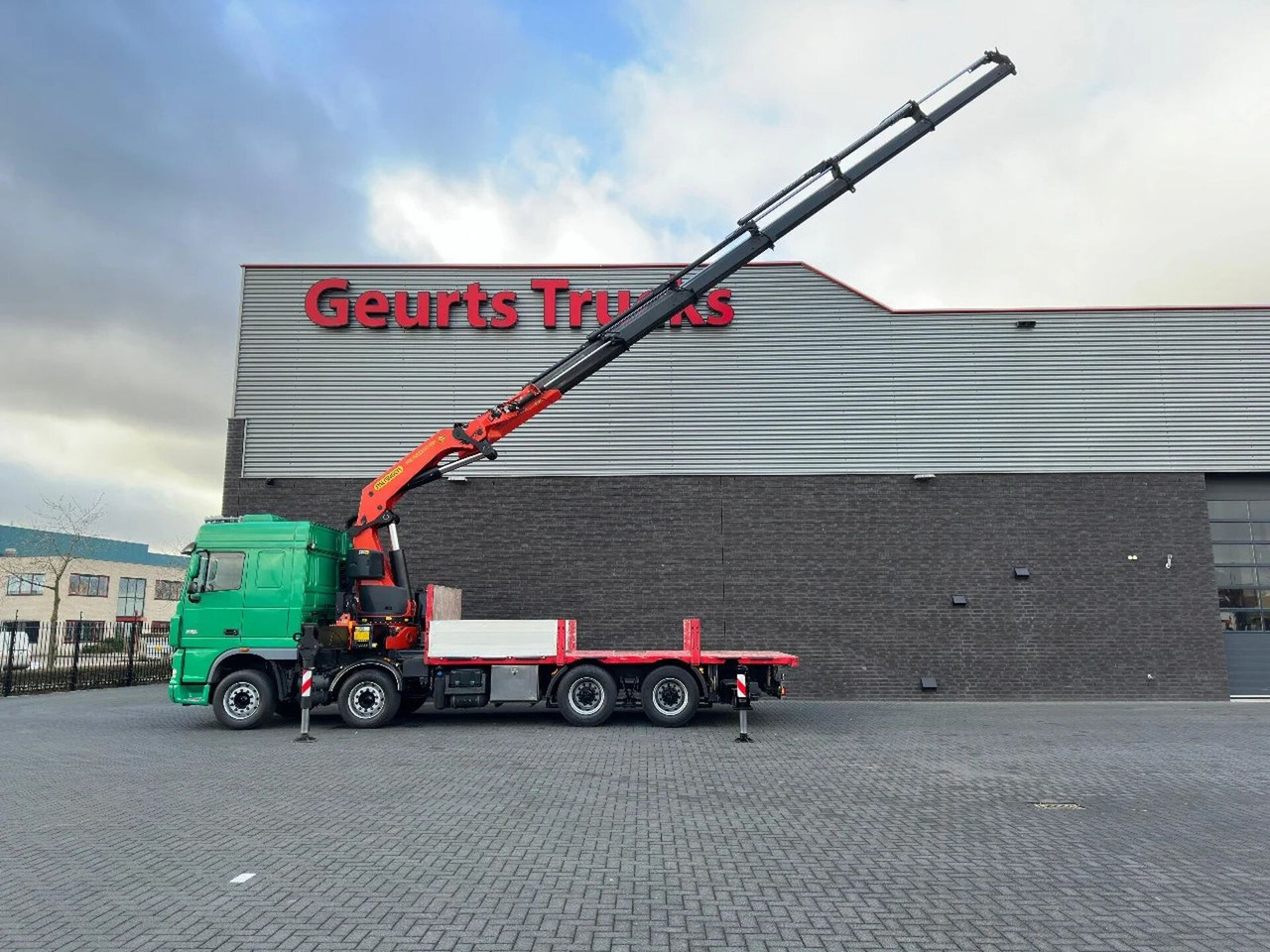 DAF XF 105.510 8X4 + PALFINGER PK 65002-SH E POWER L - شاحنة كرين: صور 3 DAF XF 105.510 8X4 + PALFINGER PK 65002-SH E POWER L - شاحنة كرين: صور 3