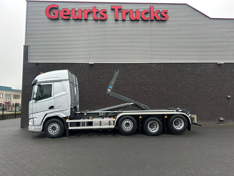 DAF XF 530 8X2 TRIPLE VDL S-30-6700 HAAKARMSYSTEEM/ABROLLKIPPER/HOOKLIFT/NIEUW/NEW - شاحنة ذات الخطاف: صور 1 DAF XF 530 8X2 TRIPLE VDL S-30-6700 HAAKARMSYSTEEM/ABROLLKIPPER/HOOKLIFT/NIEUW/NEW - شاحنة ذات الخطاف: صور 1