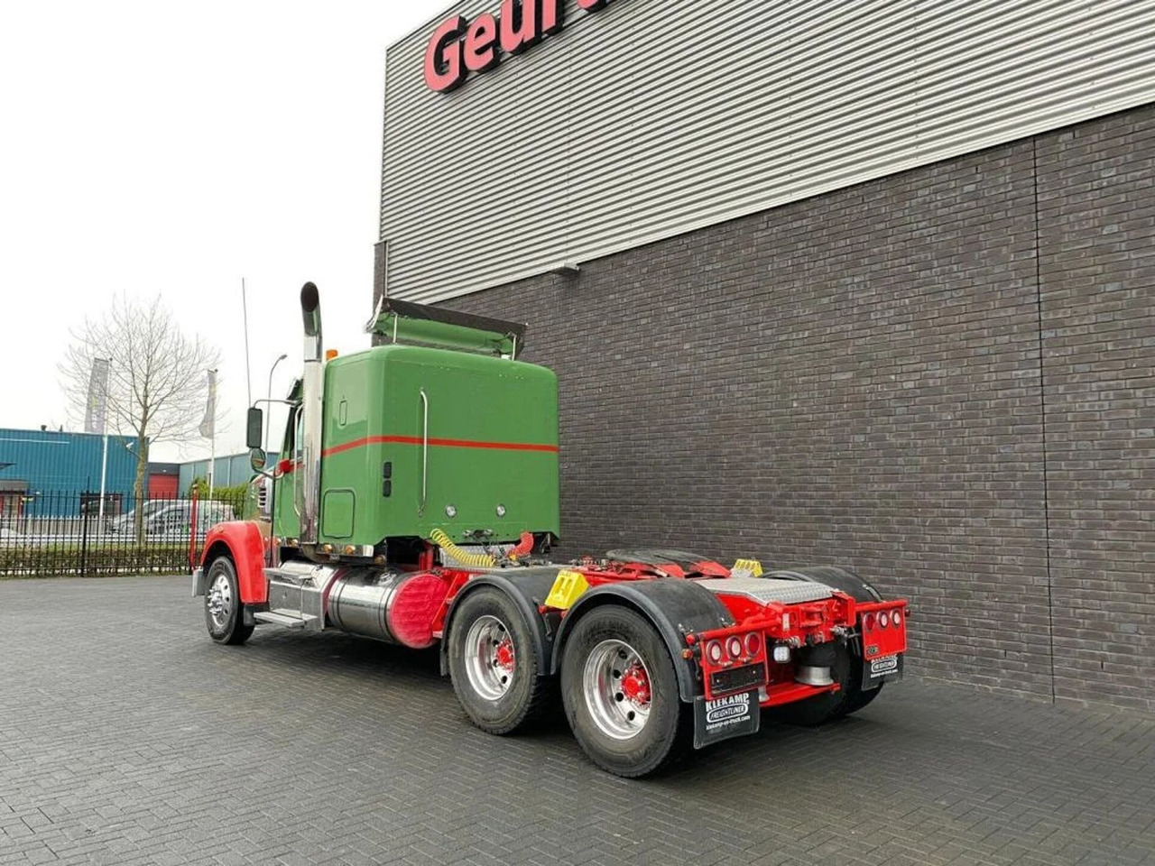 Freightliner CORONADA 6X4 EURO 6 TREKKER/TRACTOR/SATTELZUGMAS - شاحنة جرار: صور 3 Freightliner CORONADA 6X4 EURO 6 TREKKER/TRACTOR/SATTELZUGMAS - شاحنة جرار: صور 3