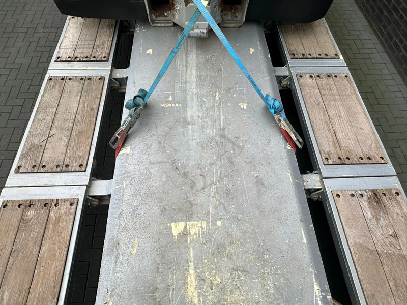 Goldhofer STHP/XLE 8 (3+5) LOWLOADER - عربة مسطحة منخفضة نصف مقطورة: صور 5 Goldhofer STHP/XLE 8 (3+5) LOWLOADER - عربة مسطحة منخفضة نصف مقطورة: صور 5