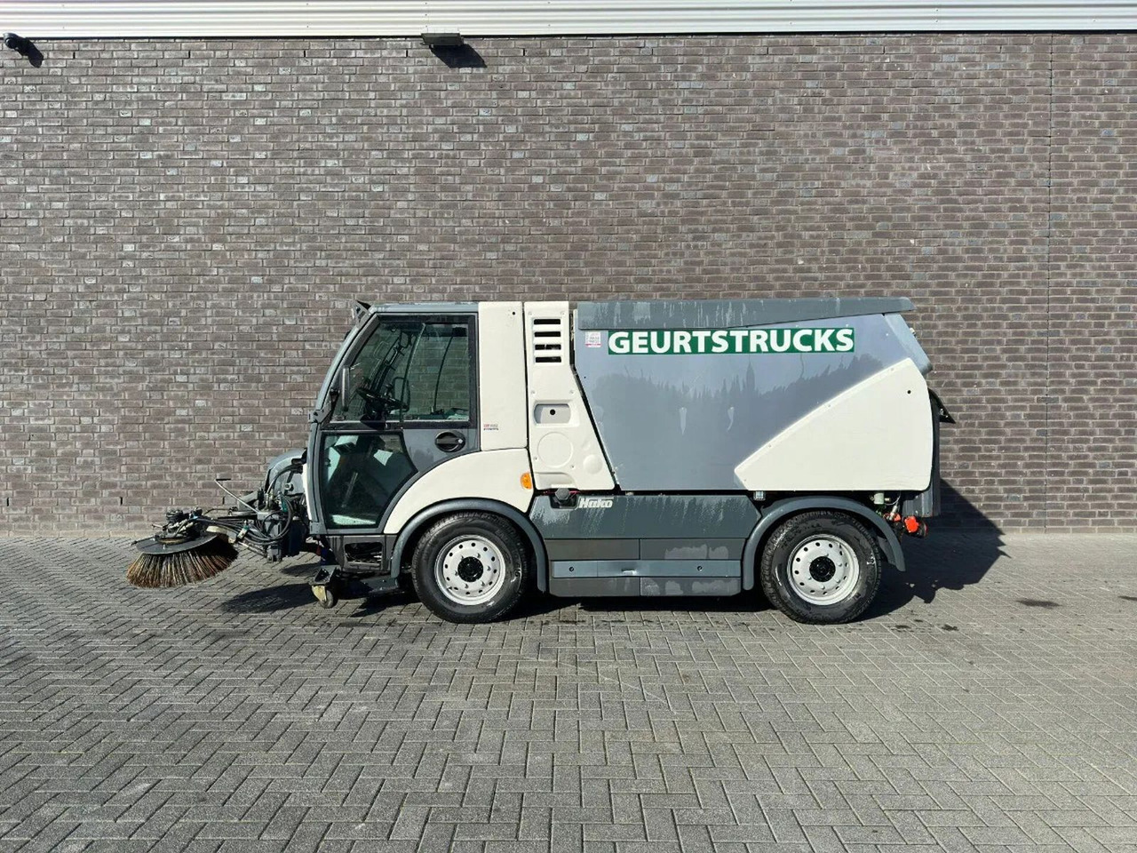 Hako CITYMASTER 2200 SWEEPING TRUCK/ KEHRMASCHINE/VEE - سياره كنس شوارع: صور 3 Hako CITYMASTER 2200 SWEEPING TRUCK/ KEHRMASCHINE/VEE - سياره كنس شوارع: صور 3