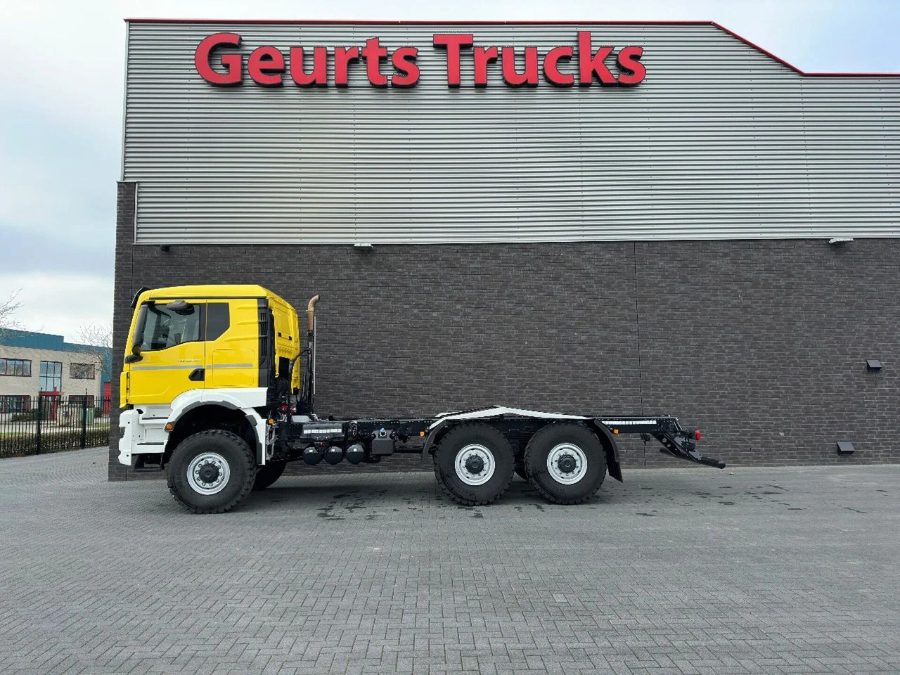 MAN TGS 33.540 6X6 BB CH HEAVY DUTY CHASSIS CABINE/N - الشاسيه شاحنة: صور 1 MAN TGS 33.540 6X6 BB CH HEAVY DUTY CHASSIS CABINE/N - الشاسيه شاحنة: صور 1