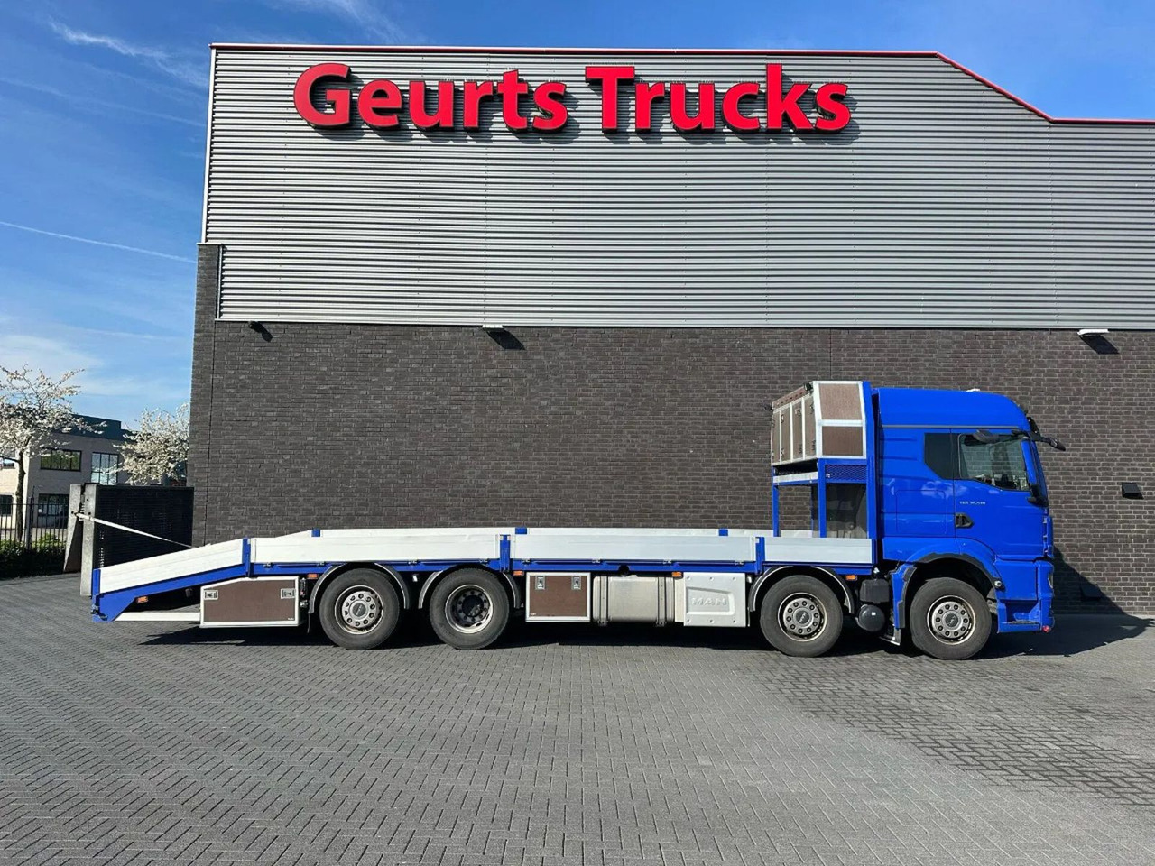 MAN TGS 35.510 8X2-6BL OPRIJWAGEN/MACHINE TRANSPORTE - شاحنة نقل سيارات شاحنة: صور 4 MAN TGS 35.510 8X2-6BL OPRIJWAGEN/MACHINE TRANSPORTE - شاحنة نقل سيارات شاحنة: صور 4