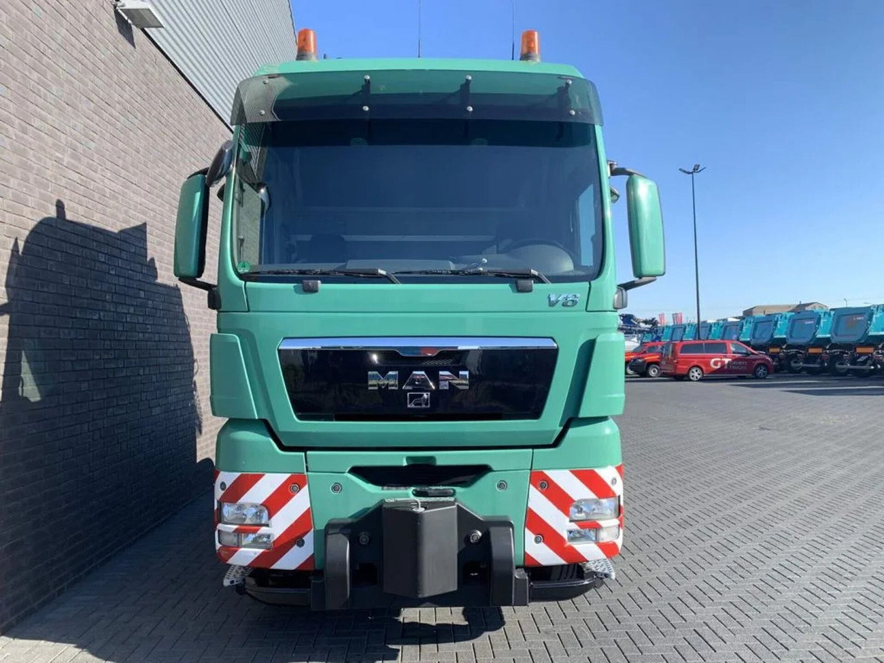 MAN TGX 41.680 V8 8X4 HEAVY DUTY TRACTOR 250 TONS - شاحنة جرار: صور 4 MAN TGX 41.680 V8 8X4 HEAVY DUTY TRACTOR 250 TONS - شاحنة جرار: صور 4