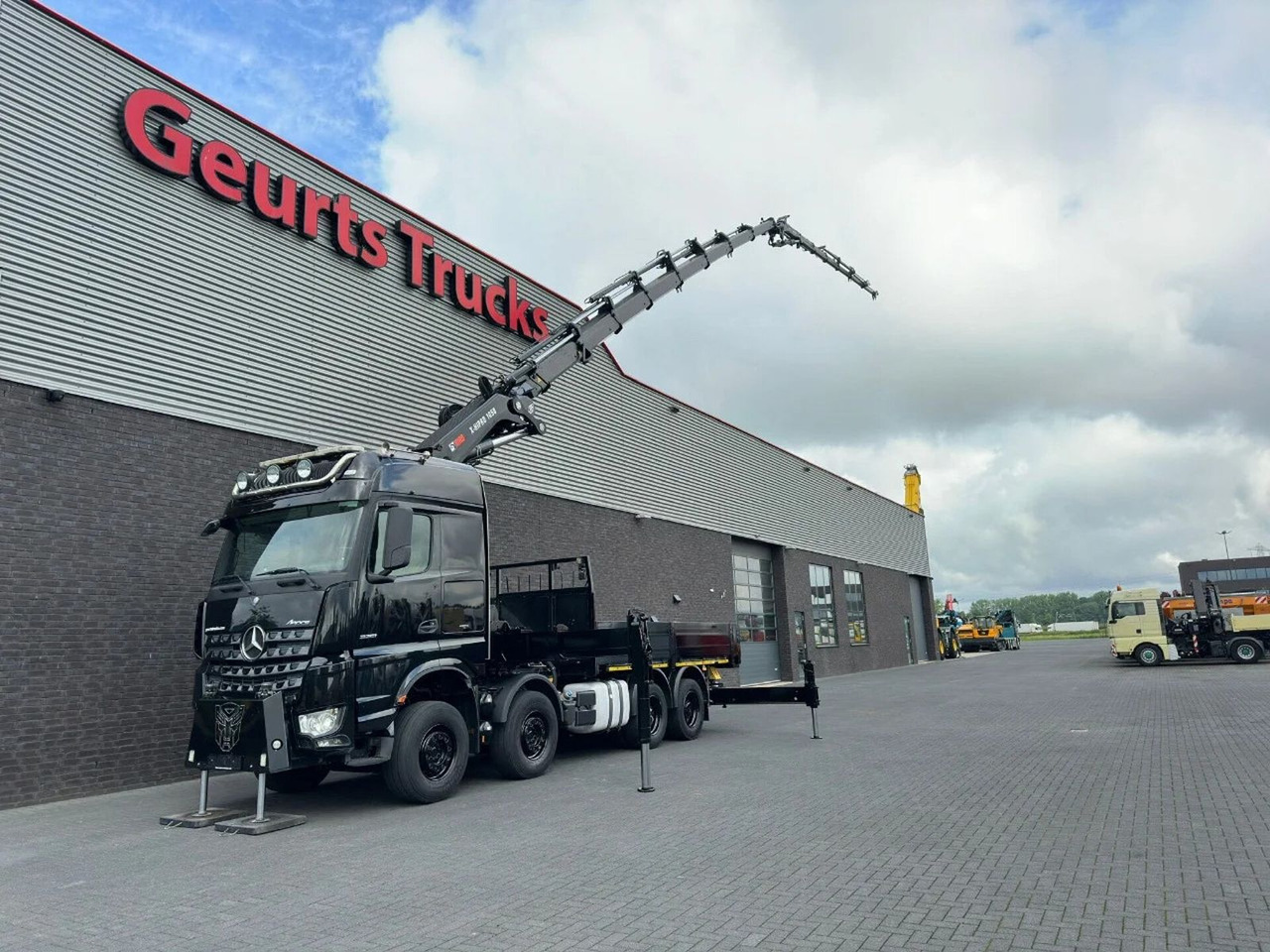Mercedes-Benz Arocs 3251 8X4 + HIAB 1058 E-8 + JIB 150X-6 JDC - شاحنة كرين: صور 2 Mercedes-Benz Arocs 3251 8X4 + HIAB 1058 E-8 + JIB 150X-6 JDC - شاحنة كرين: صور 2