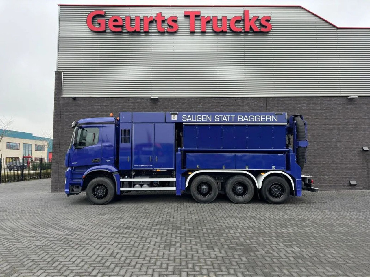 Mercedes-Benz Arocs 3251 8X4 RSP ESE 6 RD 8000 SAUGBAGGER/SUCT - فراغ شاحنة: صور 1 Mercedes-Benz Arocs 3251 8X4 RSP ESE 6 RD 8000 SAUGBAGGER/SUCT - فراغ شاحنة: صور 1