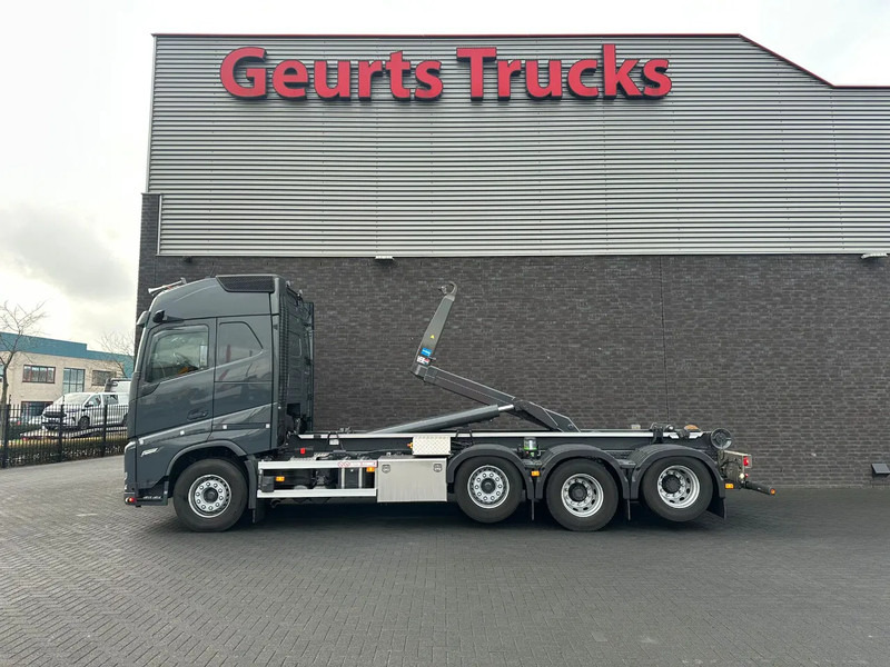 Volvo FH 540 8X2 TRIPLE VDL S30-6700 HAAKARMSYSTEEM / ABROLLKIPPER / HOOKLIFT - شاحنة ذات الخطاف: صور 1 Volvo FH 540 8X2 TRIPLE VDL S30-6700 HAAKARMSYSTEEM / ABROLLKIPPER / HOOKLIFT - شاحنة ذات الخطاف: صور 1