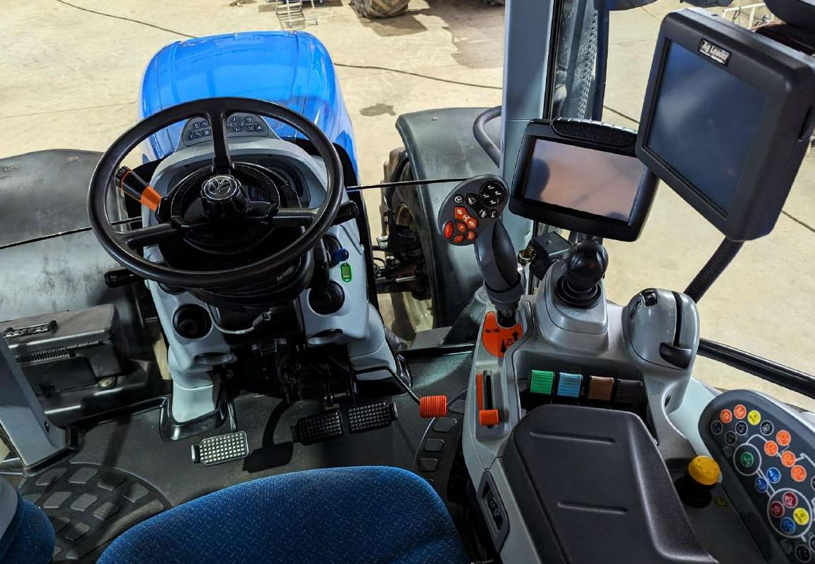 NEW HOLLAND T7.260 - جرار: صور 3 NEW HOLLAND T7.260 - جرار: صور 3