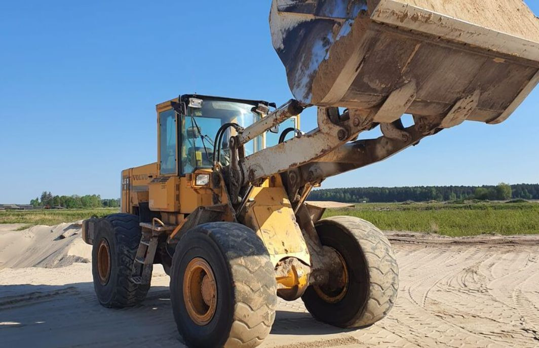 VOLVO L120B - اللودر بعجل: صور 1 VOLVO L120B - اللودر بعجل: صور 1