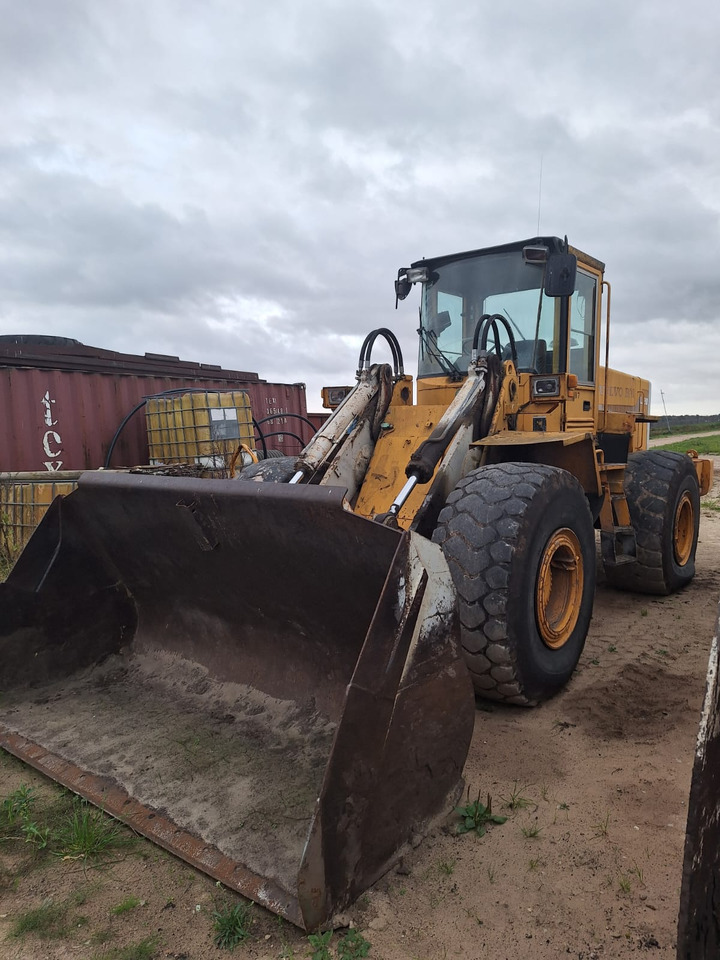 VOLVO L120B - اللودر بعجل: صور 5 VOLVO L120B - اللودر بعجل: صور 5