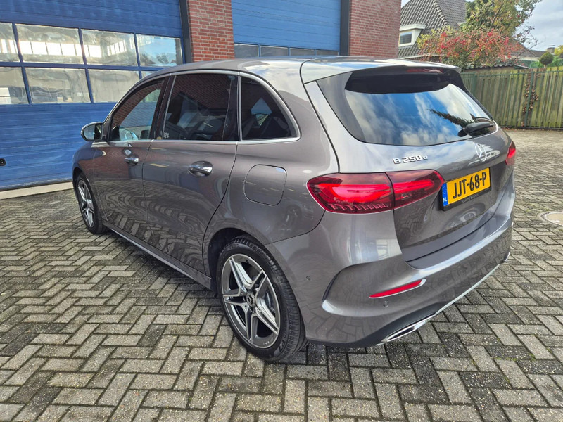 Mercedes-Benz B-Klasse 250E Star Edition AMG line Automaat. - سيارة: صور 4 Mercedes-Benz B-Klasse 250E Star Edition AMG line Automaat. - سيارة: صور 4