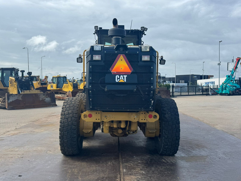 Caterpillar 140M2 AWD - آلة تسوية الأرض: صور 4 Caterpillar 140M2 AWD - آلة تسوية الأرض: صور 4