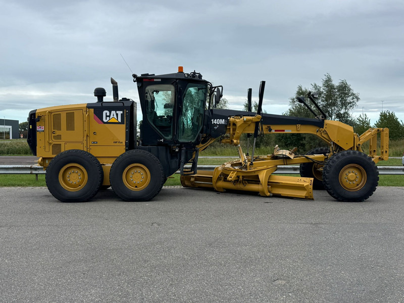 Caterpillar 140M2 - آلة تسوية الأرض: صور 5 Caterpillar 140M2 - آلة تسوية الأرض: صور 5