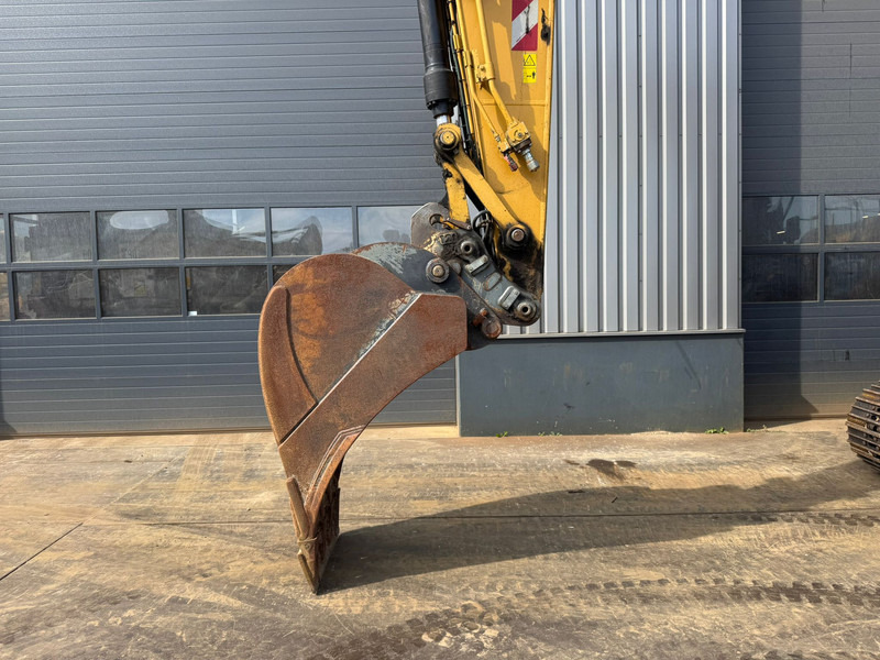 حفارات زحافة Caterpillar 323EL: صور 13