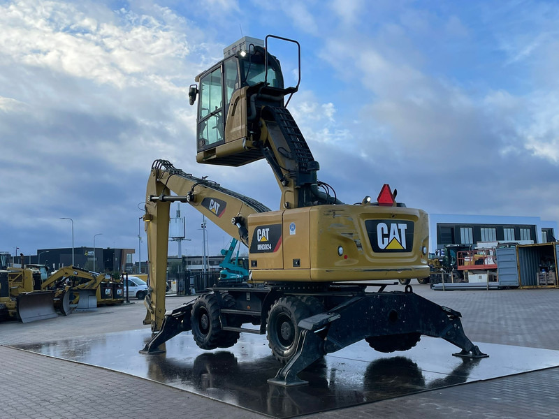 Caterpillar MH3024 - حفارة على عجلات: صور 3 Caterpillar MH3024 - حفارة على عجلات: صور 3