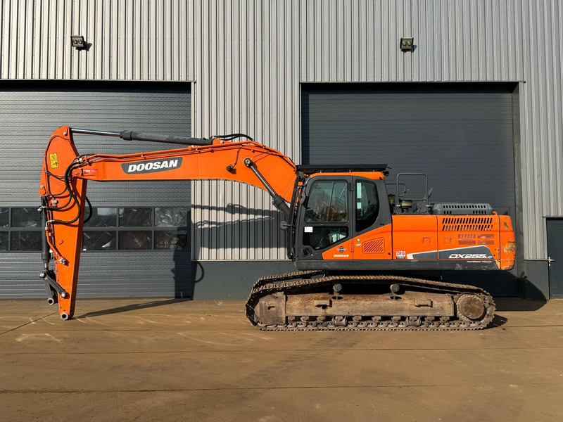 Doosan DX255NLC-5 - حفارات زحافة: صور 1 Doosan DX255NLC-5 - حفارات زحافة: صور 1