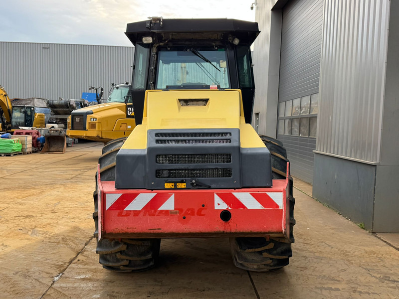 Dynapac CA302PD (13.6t) - مدحلة: صور 4 Dynapac CA302PD (13.6t) - مدحلة: صور 4