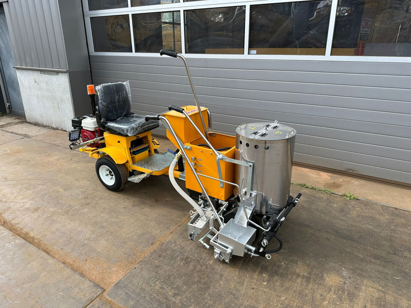 Giga power 860 Road Marking Machine - سيارة: صور 5 Giga power 860 Road Marking Machine - سيارة: صور 5