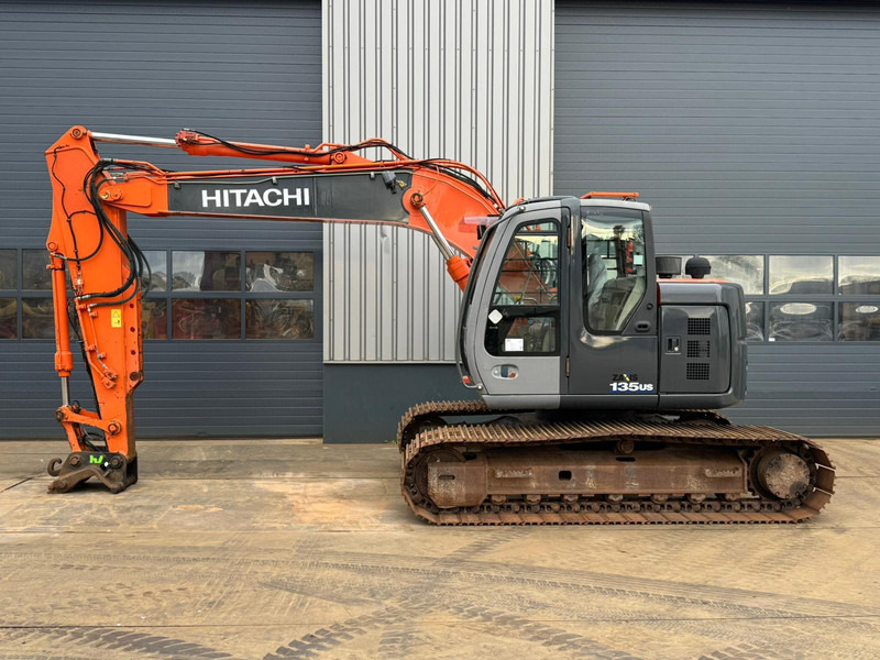 Hitachi ZX135US - حفارات زحافة: صور 1 Hitachi ZX135US - حفارات زحافة: صور 1