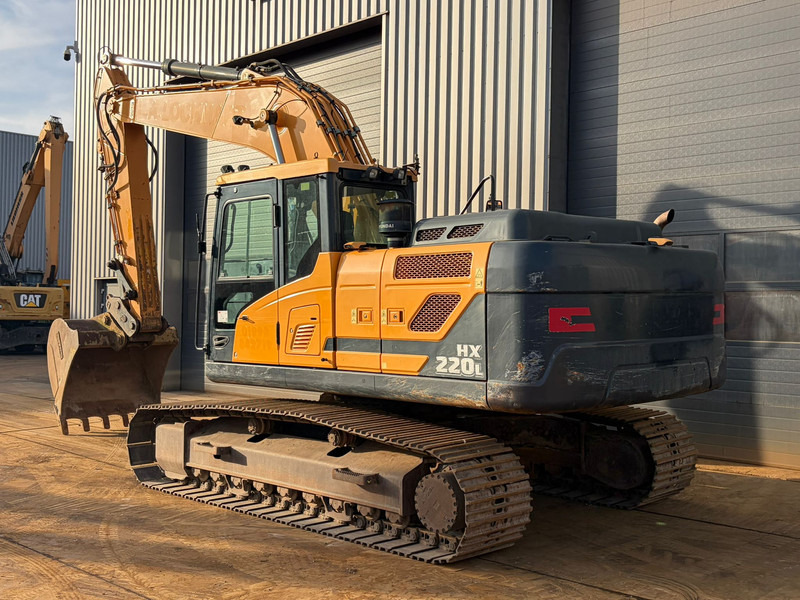 Hyundai HX220L - حفارات زحافة: صور 3 Hyundai HX220L - حفارات زحافة: صور 3